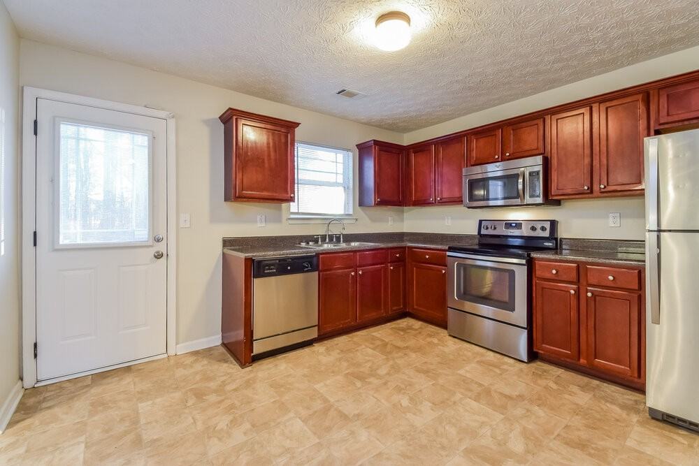 100 Wexford Way - Photo 7 of 17