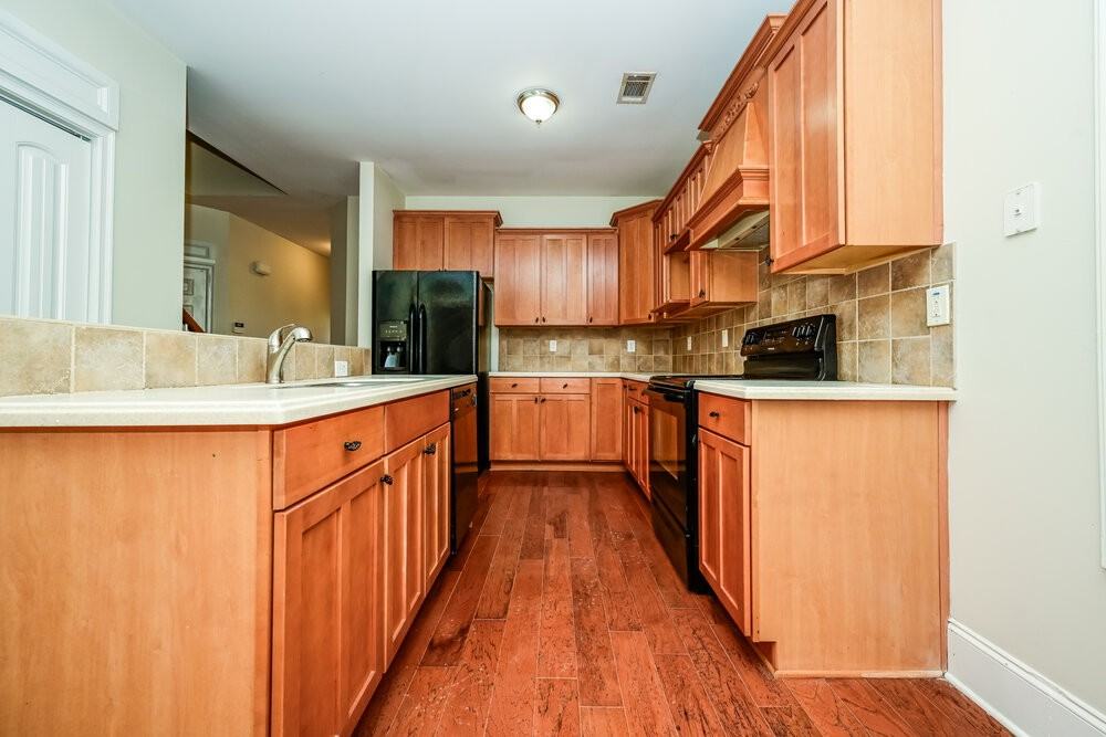 104 Society St - Photo 6 of 17