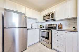 featured image of 140 Erskine Avenue