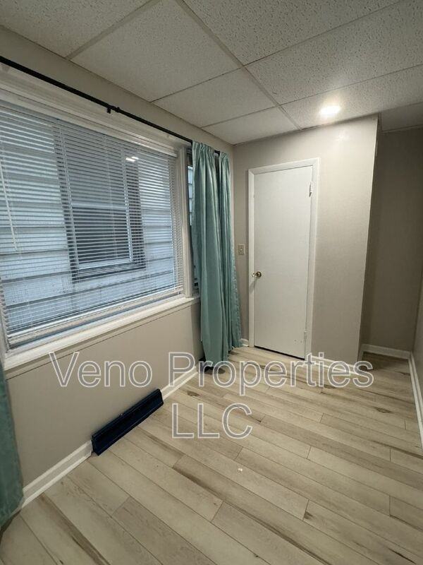 34 Congress St #1 - Photo 6 of 14