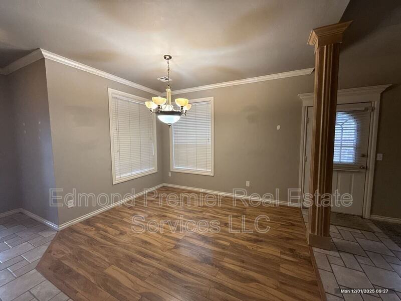 14001 Arapaho Rd - Photo 6 of 10