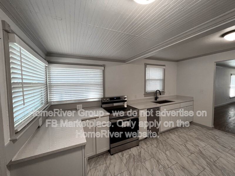 409 N Lincoln Ave - Photo 4 of 24