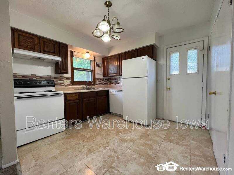 910 E Railroad Ave - Photo 5 of 15