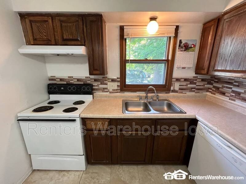 910 E Railroad Ave - Photo 6 of 15