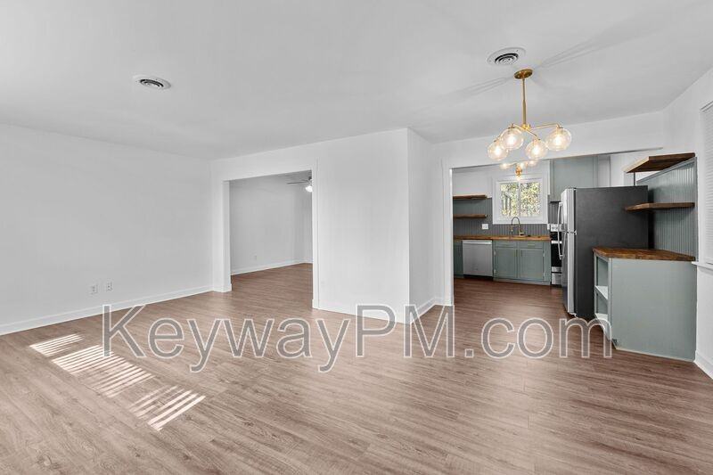 3327 Cockatoo Rd - Photo 5 of 30