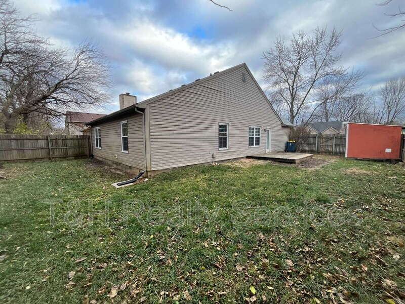 8450 Country Club Blvd - Photo 4 of 23