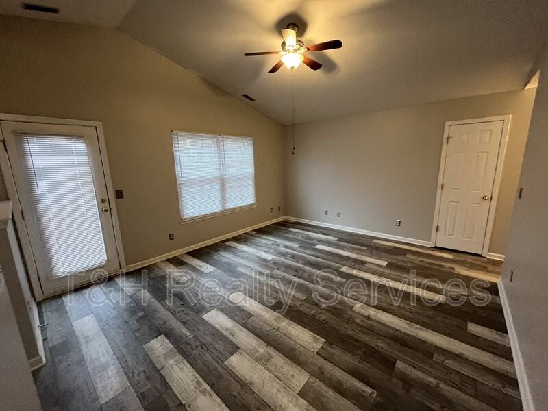 8450 Country Club Blvd - Photo 7 of 23