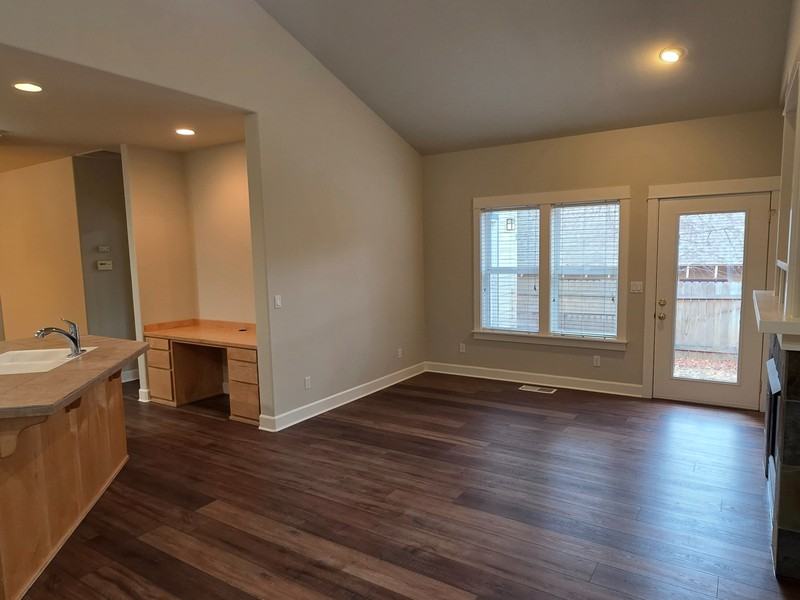 2423 Northwest Awbrey Road - Photo 6 of 22