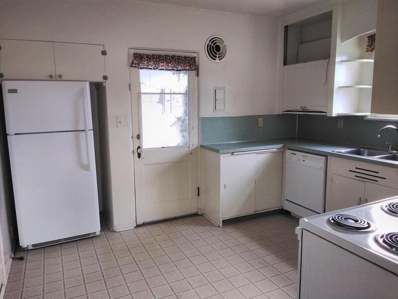 1368 Se Overlook Ave - Photo 6 of 15