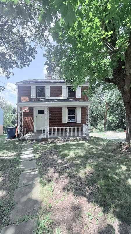 220 Idlewood Rd - Photo 2 of 10