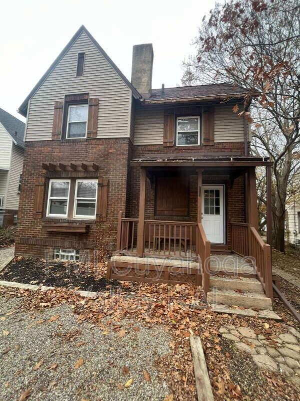 555 Brittain Rd - Photo 2 of 11