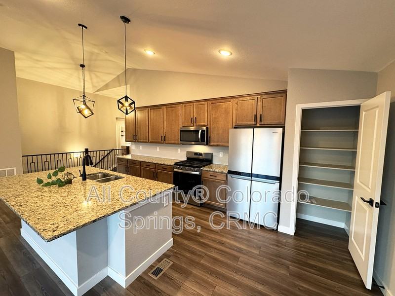 10751 Rolling Peaks Drive - Photo 4 of 42