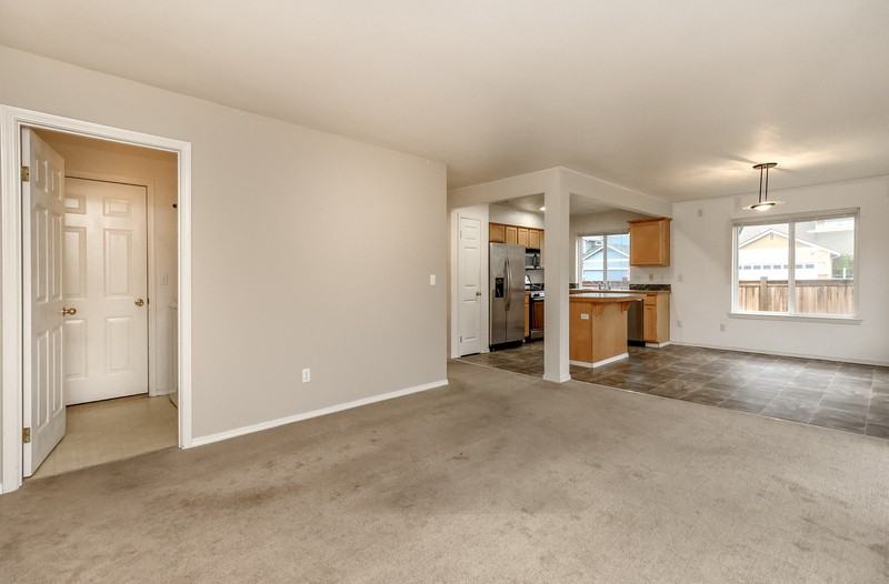 12805 169th Street Ct E - Photo 5 of 24