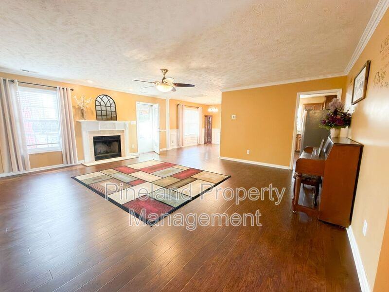 215 Americana Dr - Photo 2 of 30