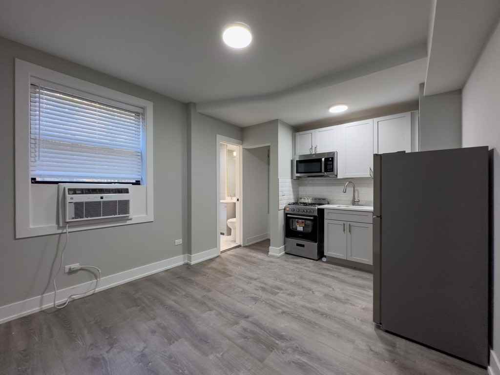 505 W Belmont Ave #2M - Photo 6 of 20