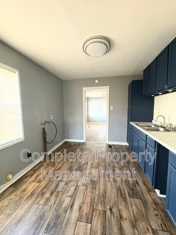 2023 Hollins Dr - Photo 2 of 9