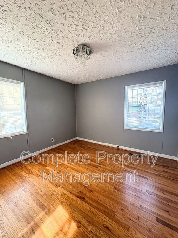 2023 Hollins Dr - Photo 6 of 9