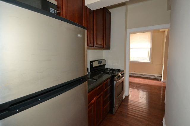 SURF + BROADWAY #G - Photo 4 of 17