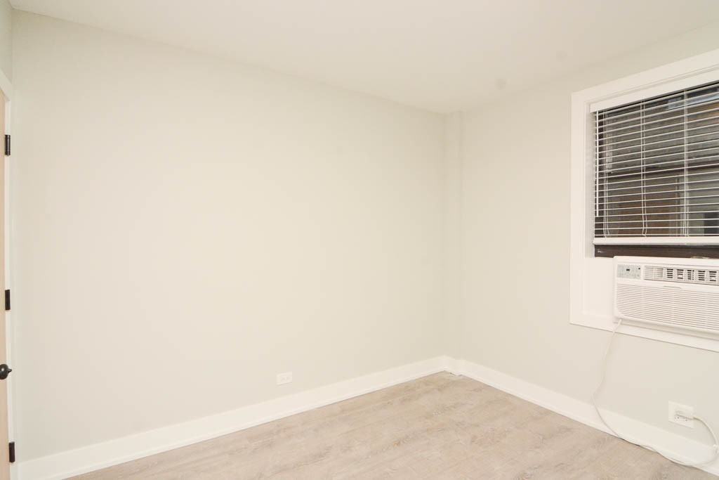 505 W Belmont Ave #2J - Photo 4 of 15