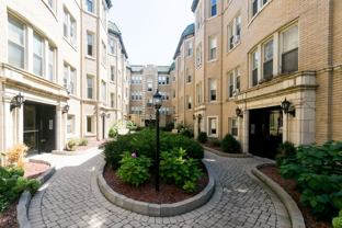 4229 North Paulina Street #1W - Photo 1 of 1