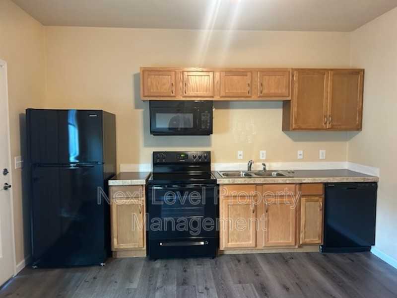 1730 Mountain Gateway Dr - Photo 3 of 11