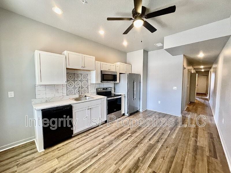 740 Washington Blvd #D - Photo 2 of 14