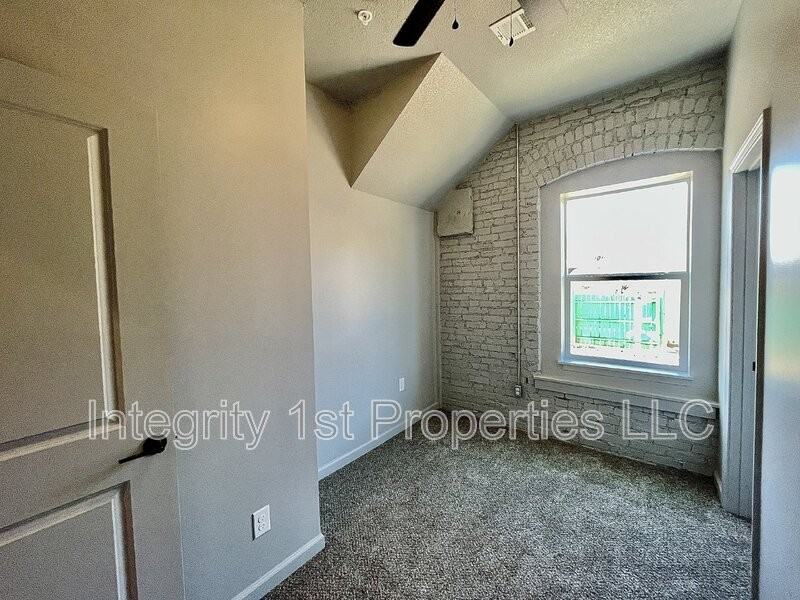 740 Washington Blvd #D - Photo 6 of 14