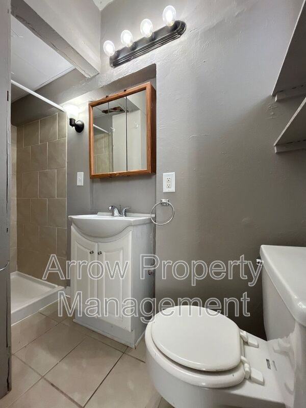 1215 Peach Street #5 - Photo 5 of 11