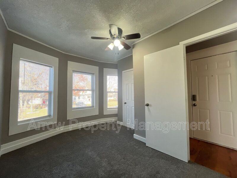 1215 Peach Street #5 - Photo 6 of 11