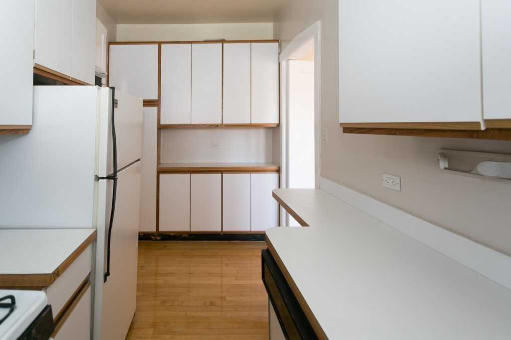 1321 Oak Street #3A - Photo 4 of 20