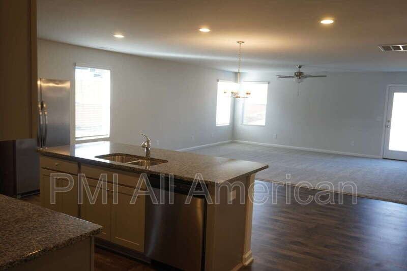 289 Greenbay St - Photo 4 of 41