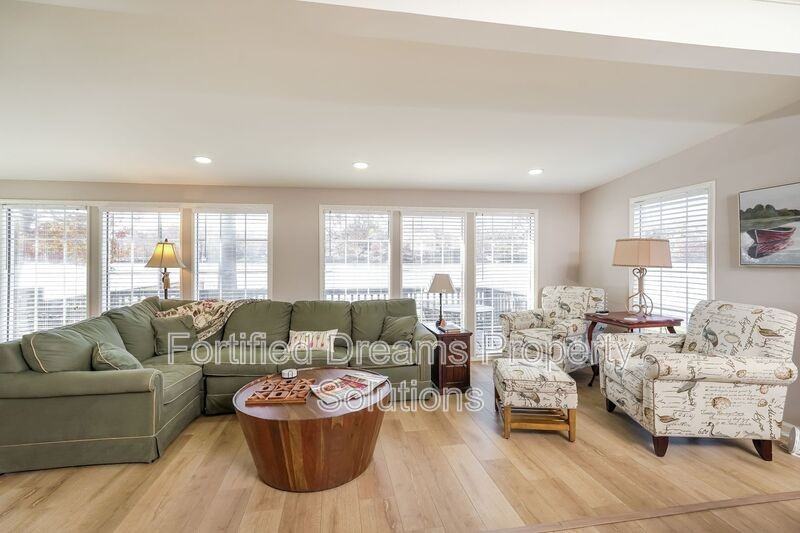 395 Lake Dr ##6 - Photo 5 of 30