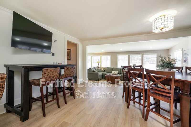 395 Lake Dr ##6 - Photo 6 of 30