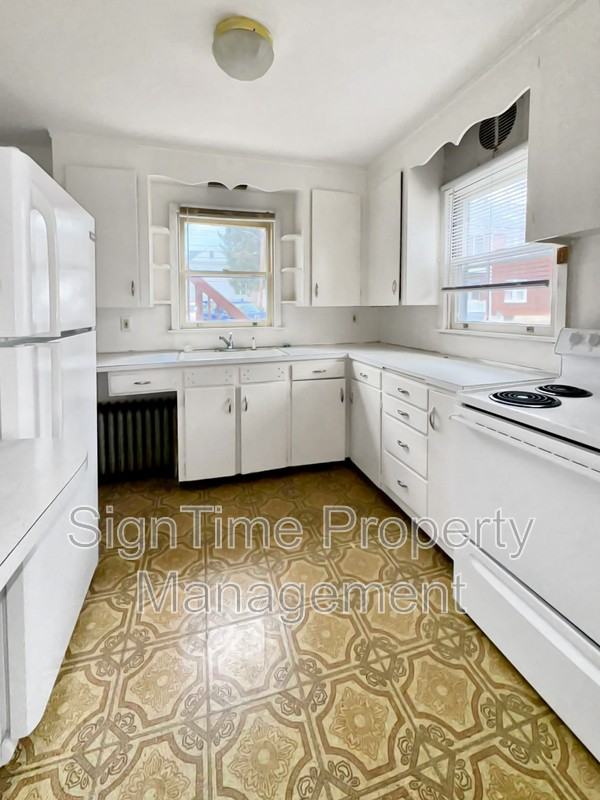 825 Hamilton Blvd - Photo 2 of 17