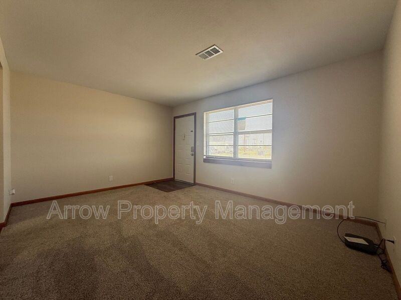 1340 S Jackson St - Photo 3 of 12