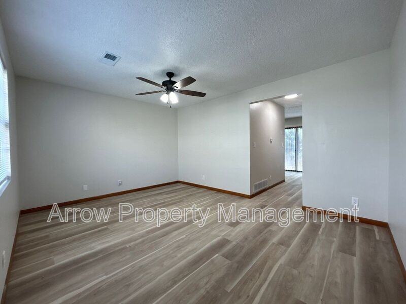 1310 S Jackson St - Photo 2 of 11