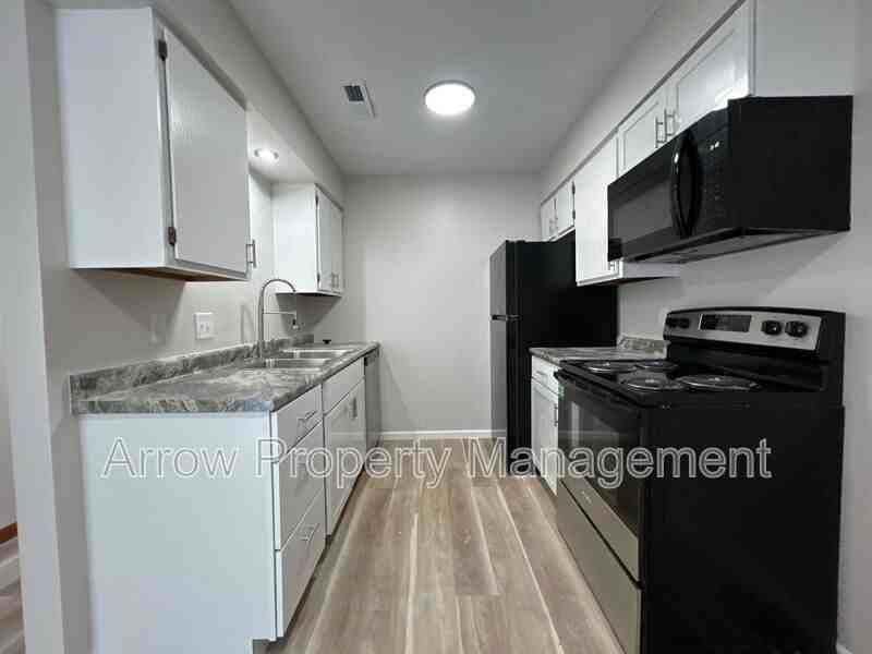 1310 S Jackson St - Photo 4 of 11