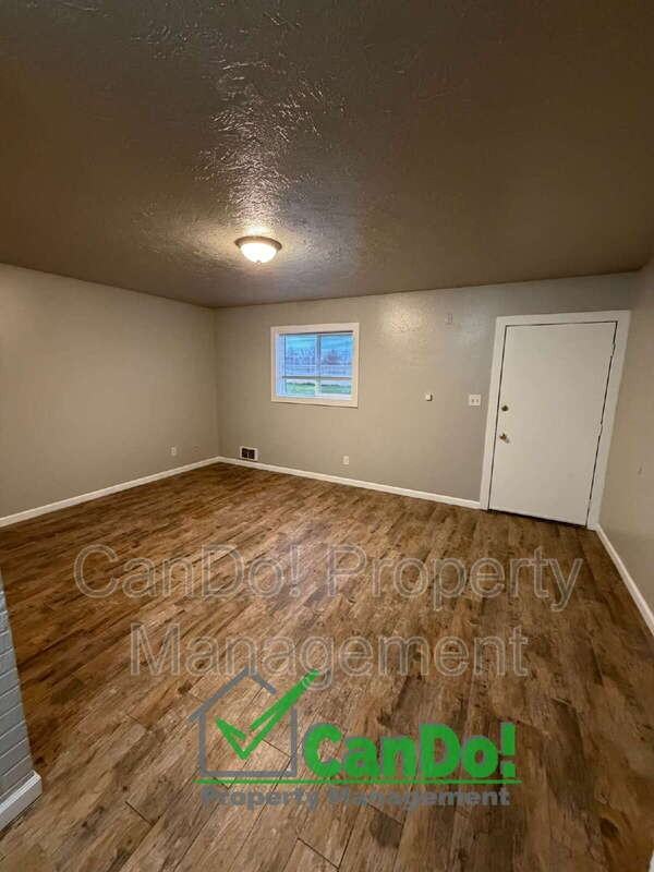 225 Carol Dr #3 - Photo 4 of 15