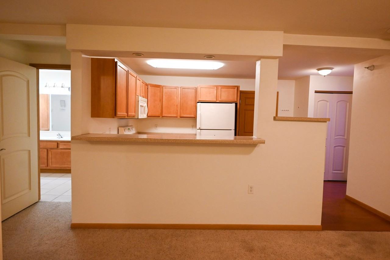 MCCOMB PLACE APARTMENTS - Photo 5 of 30