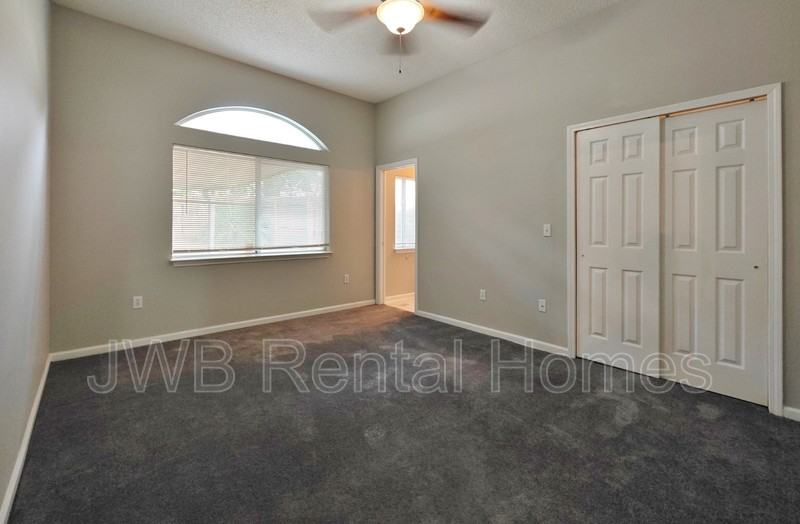 1110 Radis Pl - Photo 6 of 10