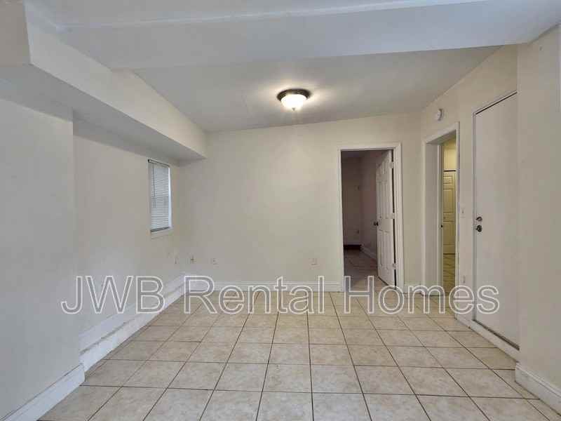 1379 Ingleside Avenue - Photo 4 of 7