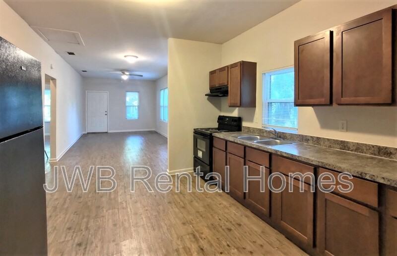 7531 Wakefield Ave - Photo 2 of 8