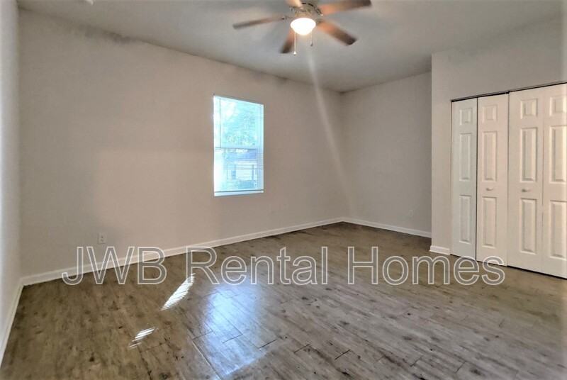 7531 Wakefield Ave - Photo 5 of 8