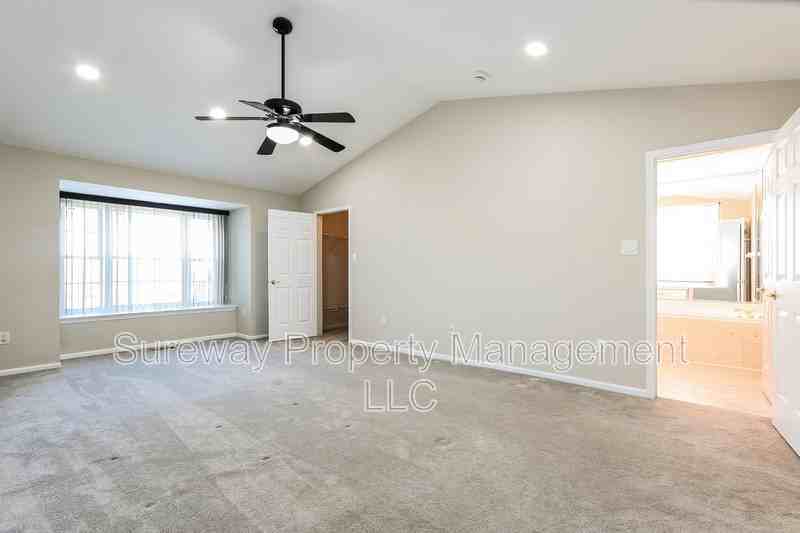 1 Elkington Dr - Photo 7 of 17