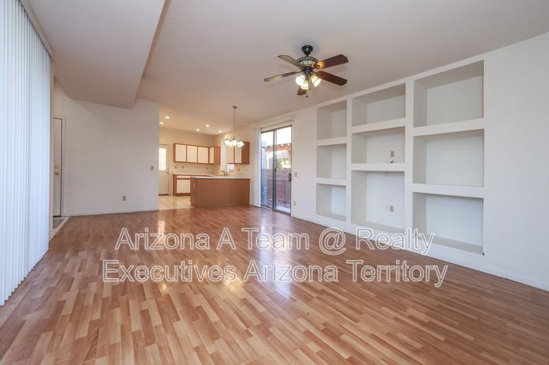 2927 N Cardell Cir - Photo 4 of 25