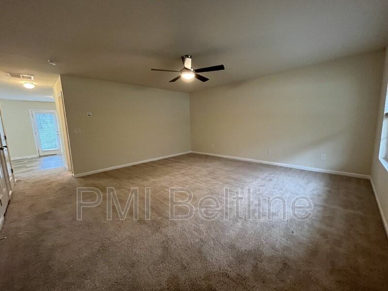 5675 Laurel Ridge Dr - Photo 4 of 23