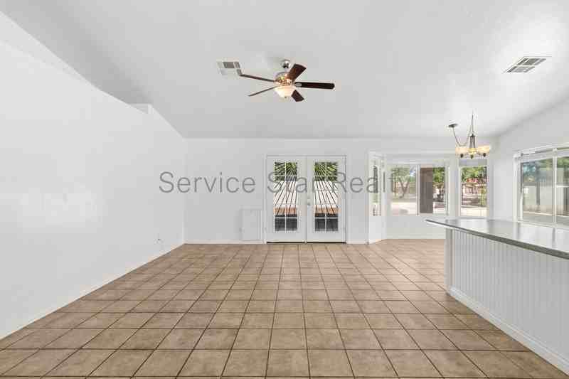 3596 E Thornton Ave - Photo 6 of 25