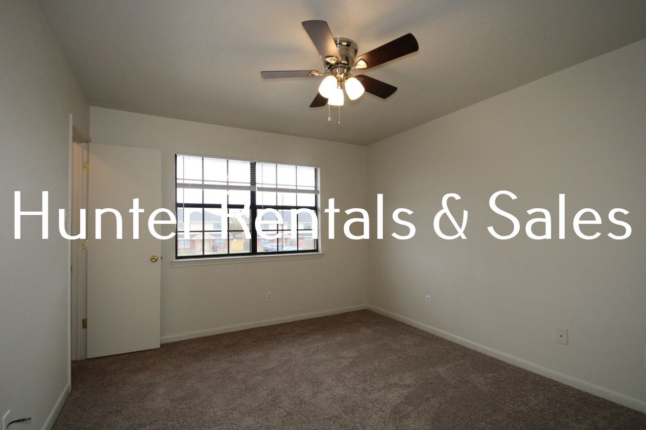 1102 Lansberry Court - Photo 3 of 17