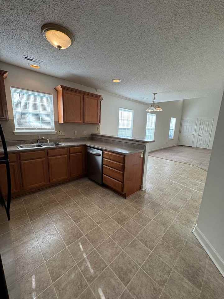 205 Clusters Cir - Photo 6 of 26