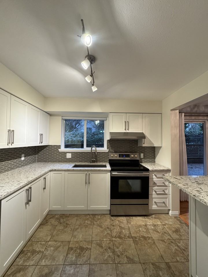 1148 Westwood Street #11* - Photo 4 of 22